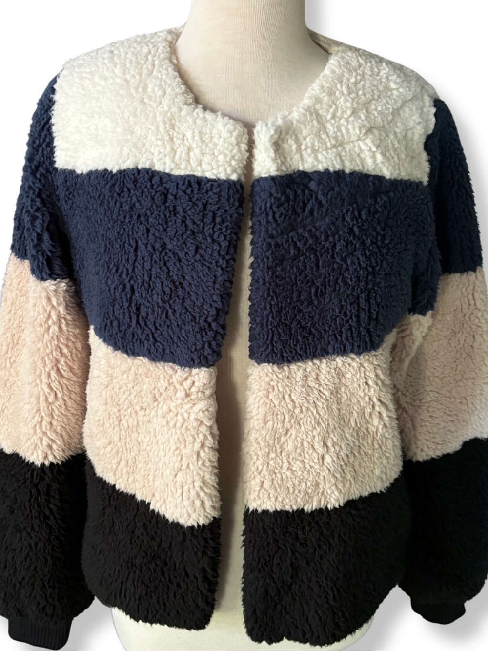 Peyton Jensen Small Colorblock Sherpa Teddy Jacket Navy Cream Black Cozy